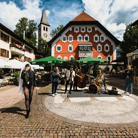 Saal 4* سالفلدن ام ستينه